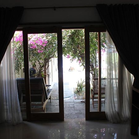 Kelapa Kecil Ξενοδοχείο Τζίλι Τραγουανγκάν Εξωτερικό φωτογραφία